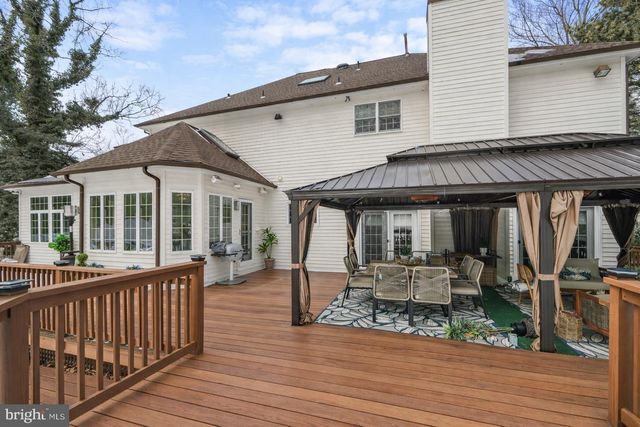 5 SHINGLE OAK DR, Voorhees, NJ 08043