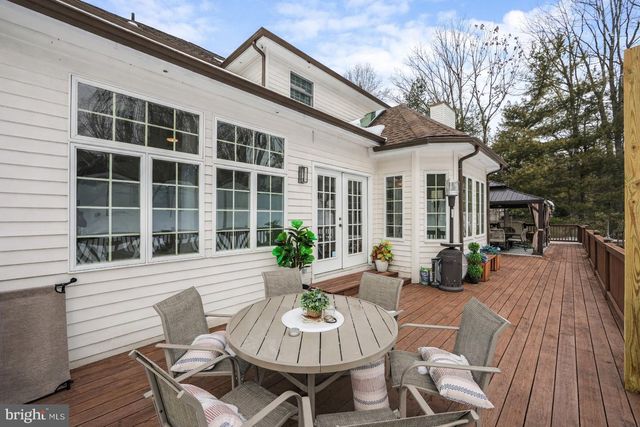 5 SHINGLE OAK DR, Voorhees, NJ 08043