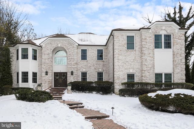 5 SHINGLE OAK DR, Voorhees, NJ 08043