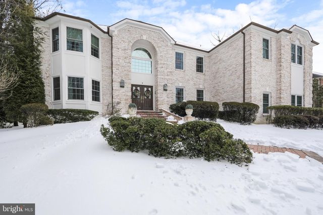 5 SHINGLE OAK DR, Voorhees, NJ 08043