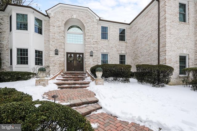 5 SHINGLE OAK DR, Voorhees, NJ 08043