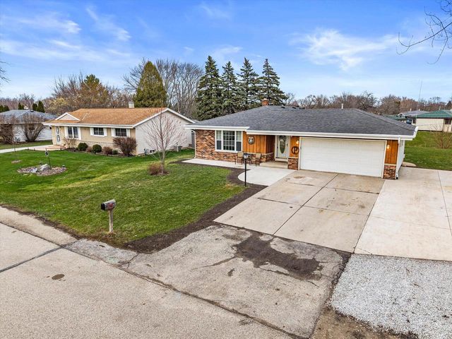 3525 Indian TRAIL, Racine, WI 53402