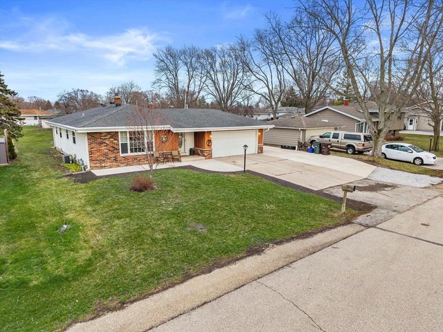3525 Indian TRAIL, Racine, WI 53402