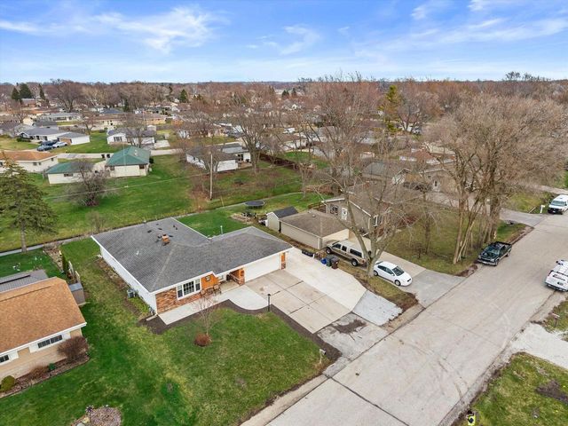 3525 Indian TRAIL, Racine, WI 53402