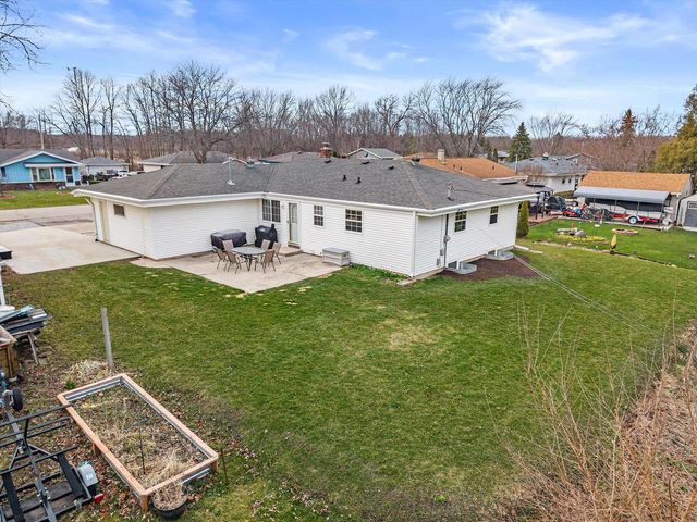 3525 Indian TRAIL, Racine, WI 53402