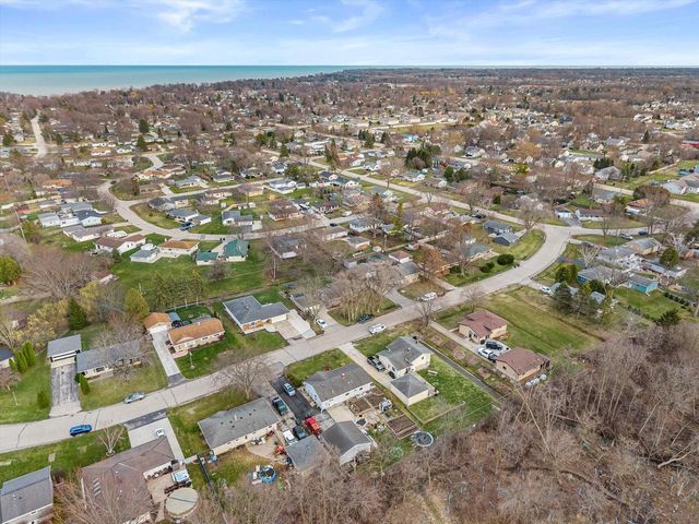 3525 Indian TRAIL, Racine, WI 53402