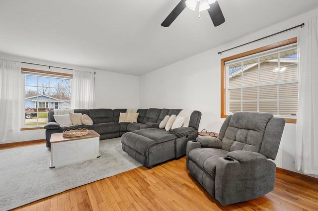 3525 Indian TRAIL, Racine, WI 53402