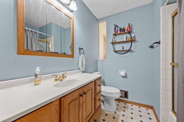 3525 Indian TRAIL, Racine, WI 53402