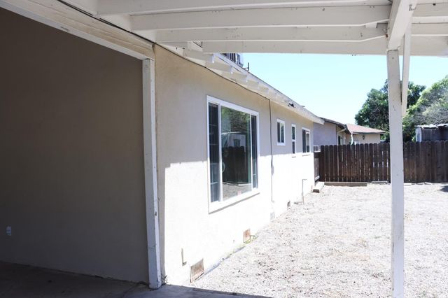 1820 Celeste Dr, Modesto, CA 95355