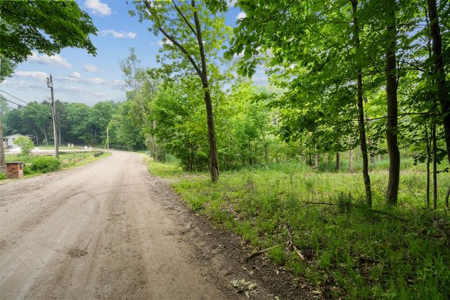 36300 Howard Road, Farmington, MI 48331