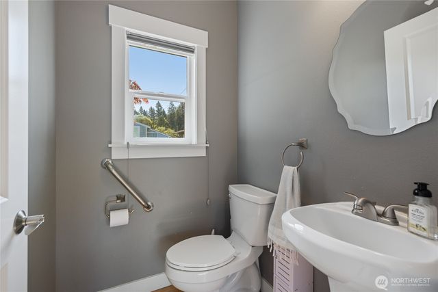 4937 Thompson Lane SE, Olympia, WA 98513