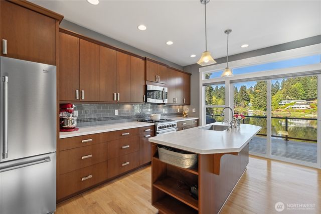 4937 Thompson Lane SE, Olympia, WA 98513