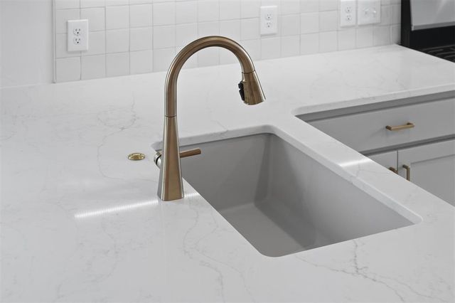 13317 SW 8th Street, Yukon, OK 73099