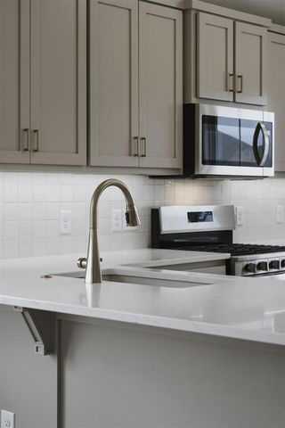 13317 SW 8th Street, Yukon, OK 73099