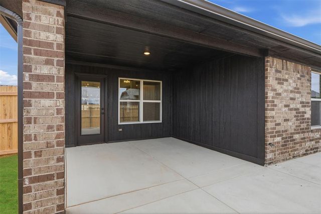 13317 SW 8th Street, Yukon, OK 73099