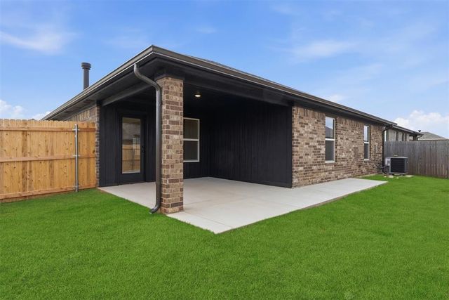 13317 SW 8th Street, Yukon, OK 73099