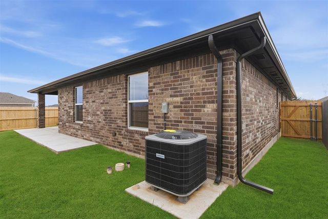 13317 SW 8th Street, Yukon, OK 73099