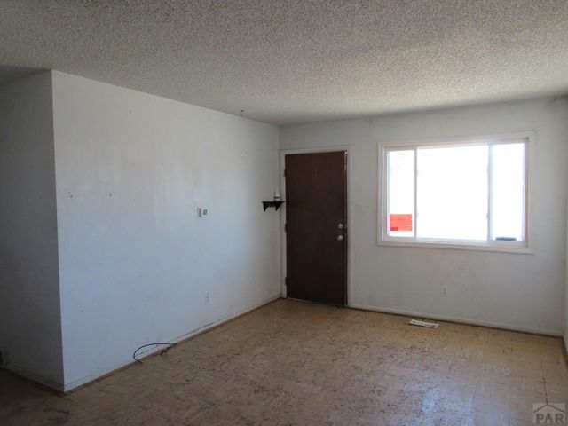 1731 Jerry Murphy Rd, Pueblo, CO 81001