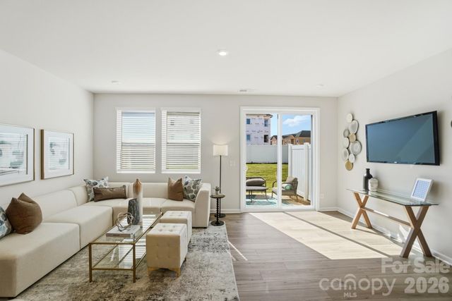 9230 Pagoda Oak Drive, Charlotte, NC 28269