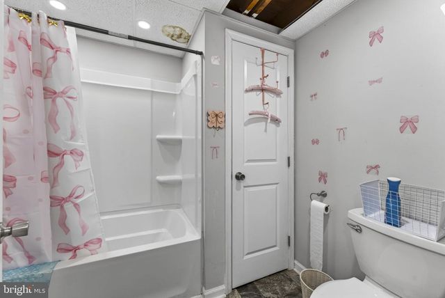 110 BUCKS MILL RD, Strasburg, VA 22657