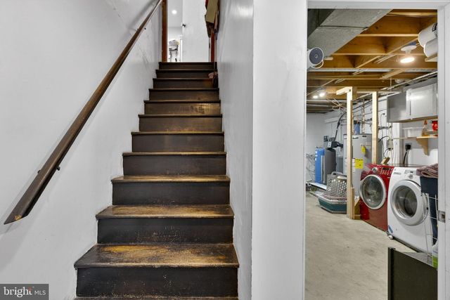 110 BUCKS MILL RD, Strasburg, VA 22657