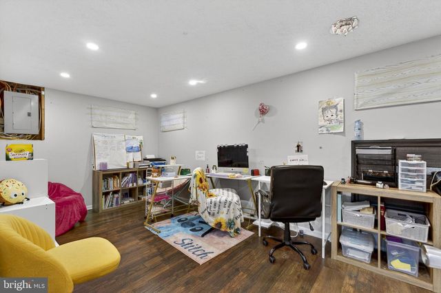 110 BUCKS MILL RD, Strasburg, VA 22657