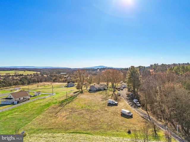 110 BUCKS MILL RD, Strasburg, VA 22657