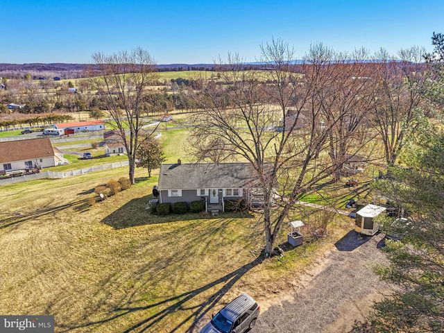 110 BUCKS MILL RD, Strasburg, VA 22657