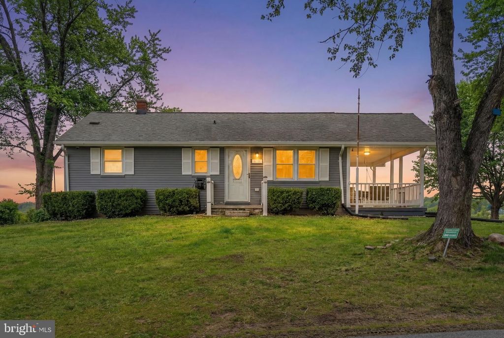 110 BUCKS MILL RD, Strasburg, VA 22657