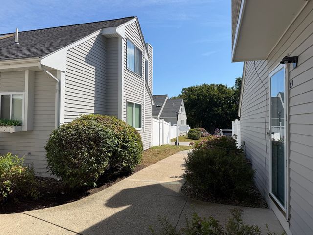 213 Lake Street 62, Weymouth, MA 02189