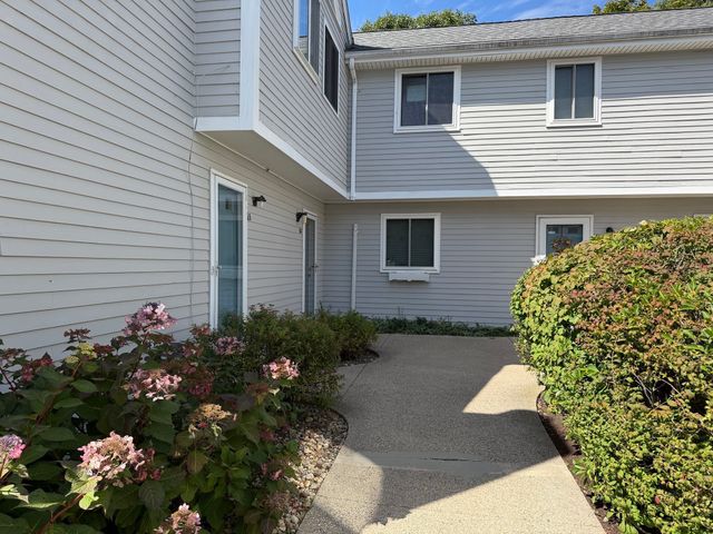 213 Lake Street 62, Weymouth, MA 02189