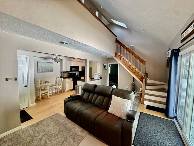 213 Lake Street 62, Weymouth, MA 02189