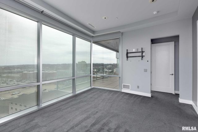 1 Kone Ct Ste 804, Moline, IL 61265