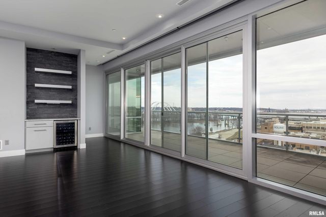 1 Kone Ct Ste 804, Moline, IL 61265