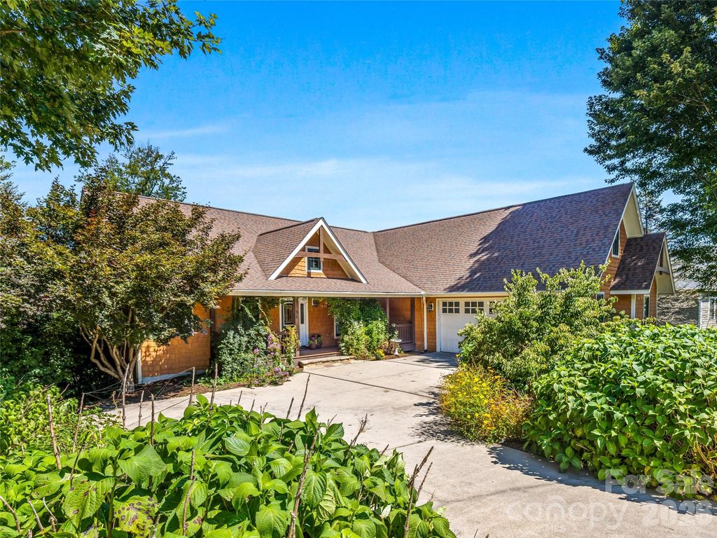 56 Devonshire Drive, Mills River, NC 28759
