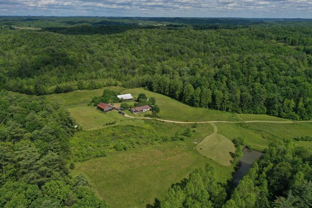 342 Dewey Banks Road, Campton, KY 41301