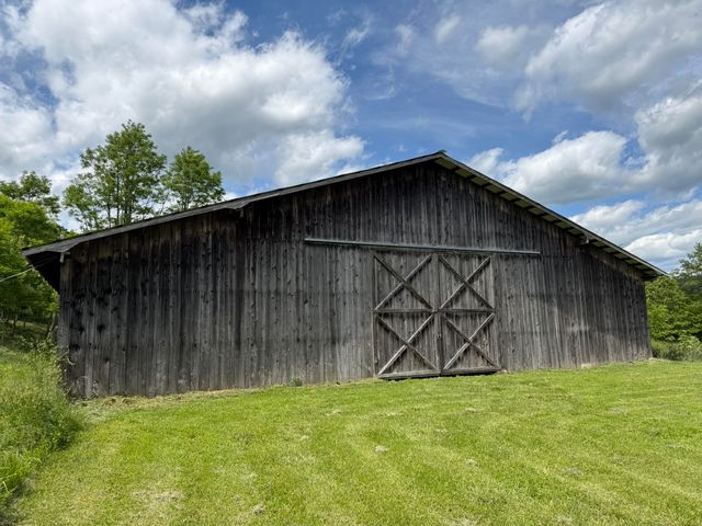 342 Dewey Banks Road, Campton, KY 41301