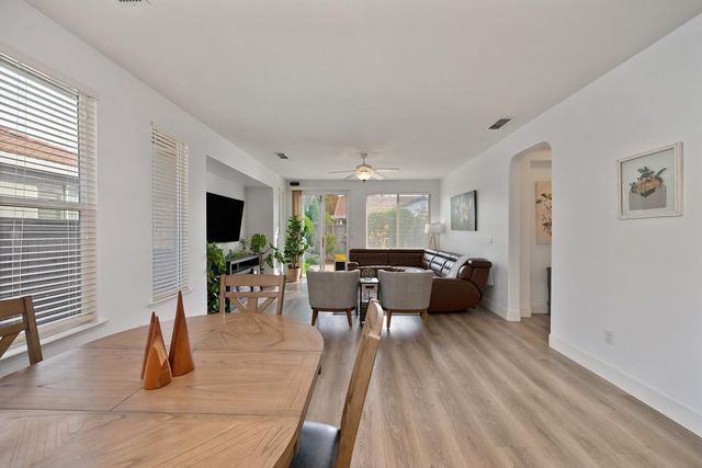 250 Pelican Bay Cir, Sacramento, CA 95835