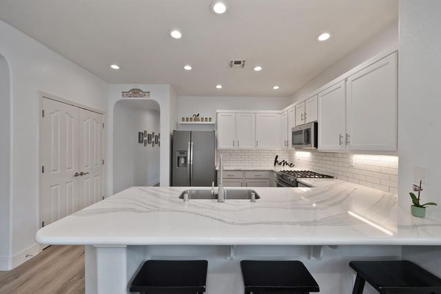 250 Pelican Bay Cir, Sacramento, CA 95835