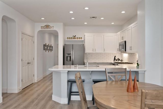 250 Pelican Bay Cir, Sacramento, CA 95835