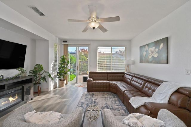 250 Pelican Bay Cir, Sacramento, CA 95835