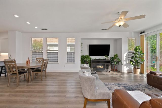 250 Pelican Bay Cir, Sacramento, CA 95835