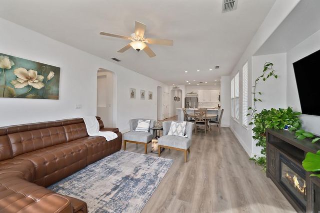 250 Pelican Bay Cir, Sacramento, CA 95835