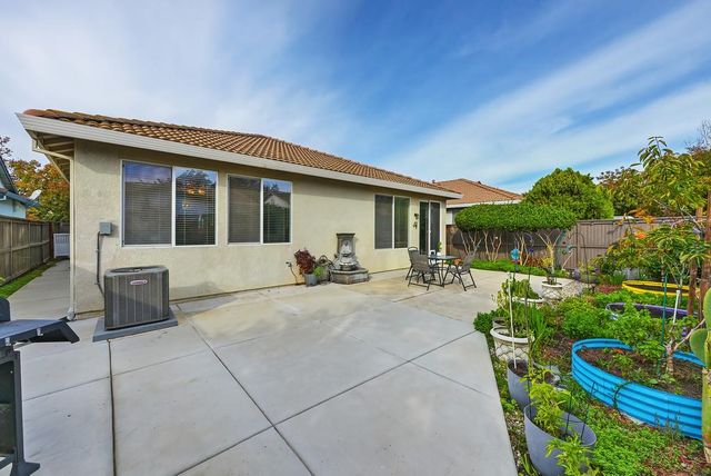 250 Pelican Bay Cir, Sacramento, CA 95835