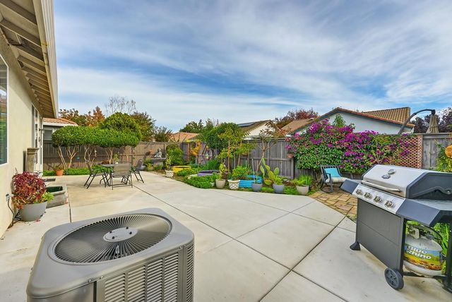 250 Pelican Bay Cir, Sacramento, CA 95835