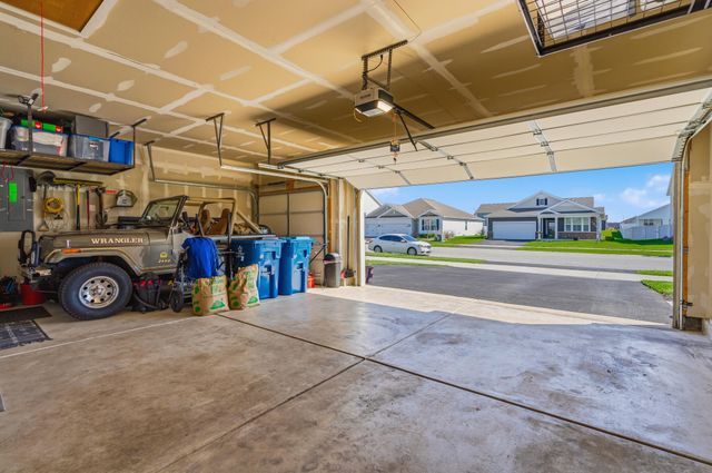 7700 W 105th Avenue, Crown Point, IN 46307