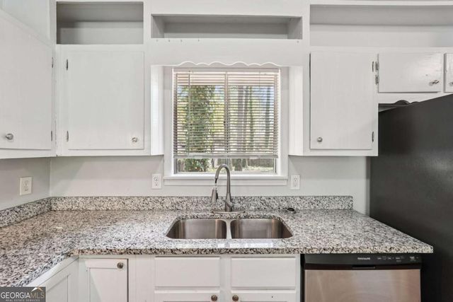 9157 Homewood Drive, Riverdale, GA 30274