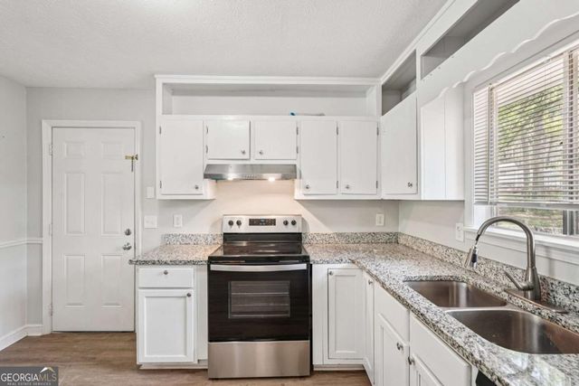 9157 Homewood Drive, Riverdale, GA 30274