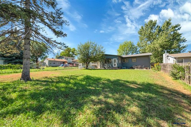 2318 CRUZ DR, Rapid City, SD 57702