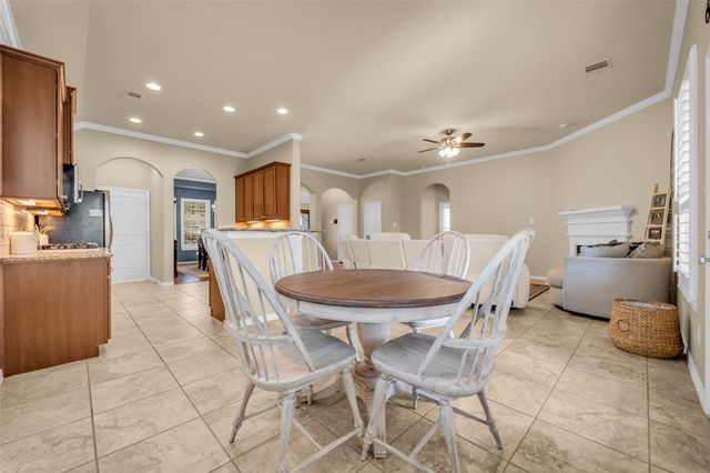 20722 Oakhurst Creek Dr, Porter, TX 77365